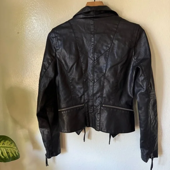 Lulus | Up on a Tuesday Black Vegan Leather Jacket - Picture 7 of 8